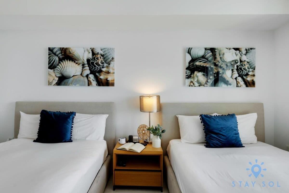Amenities BALCONY w Stunning Views-Beachfront Hallandale Beach Exterior foto