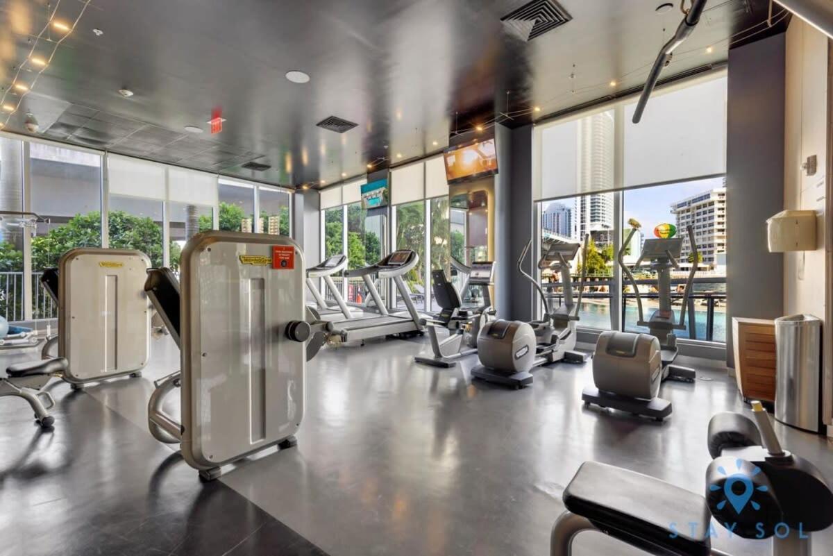Amenities BALCONY w Stunning Views-Beachfront Hallandale Beach Exterior foto